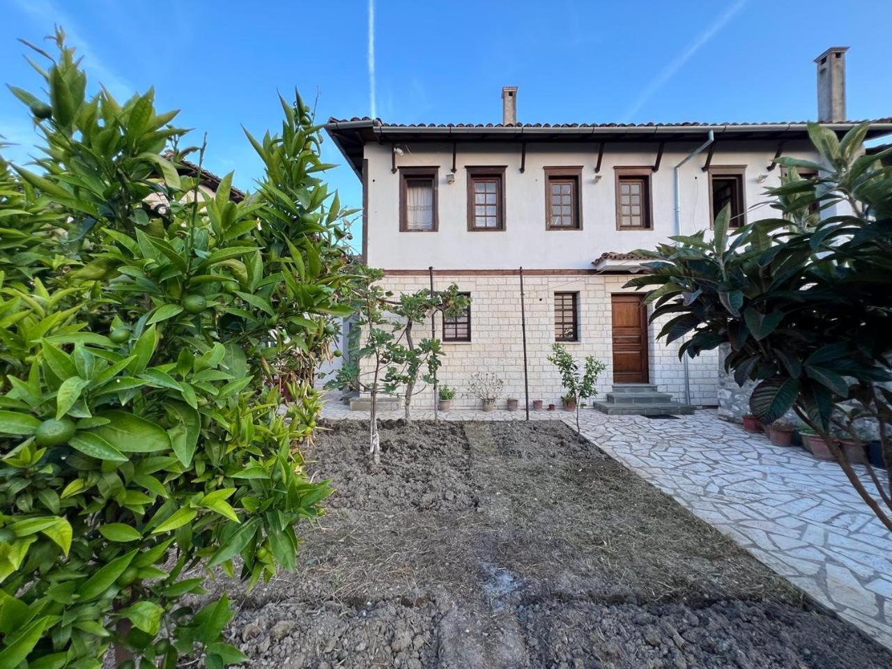 Pjetri House Hotel Berat Exterior photo